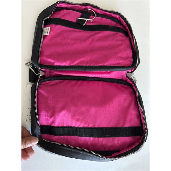 NWT Lululemon 1 Piece Gym Essentials Kit Gray Black Toiletry Makeup Travel Bag - Picture 5 of 13